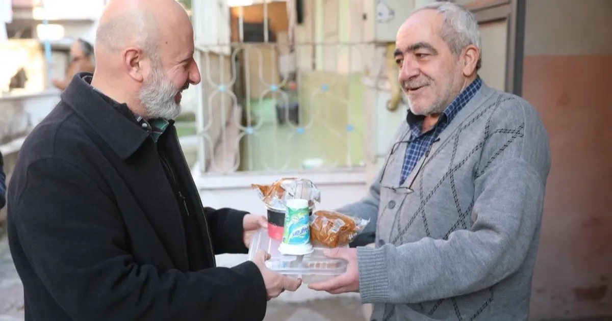 Kayseri Kocasinan'dan evlere sıcak yemek servisi - Gündem Haberleri