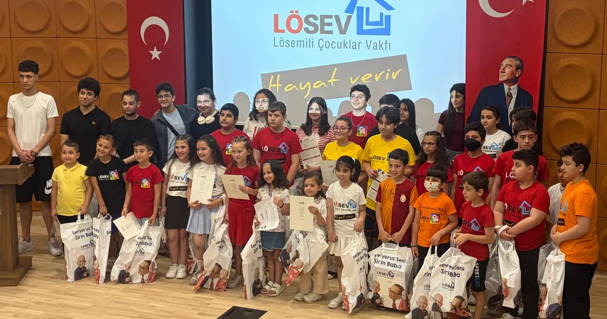 LÖSEV Bursa’da minik yürekler karne heyecanını paylaştı