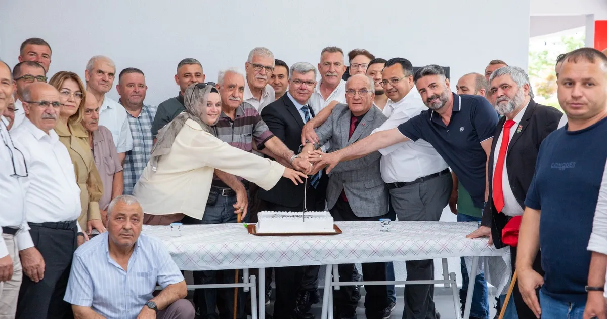 Bursa'da şehit ve gazi babalarına Büyükşehir'den anlamlı ziyaret