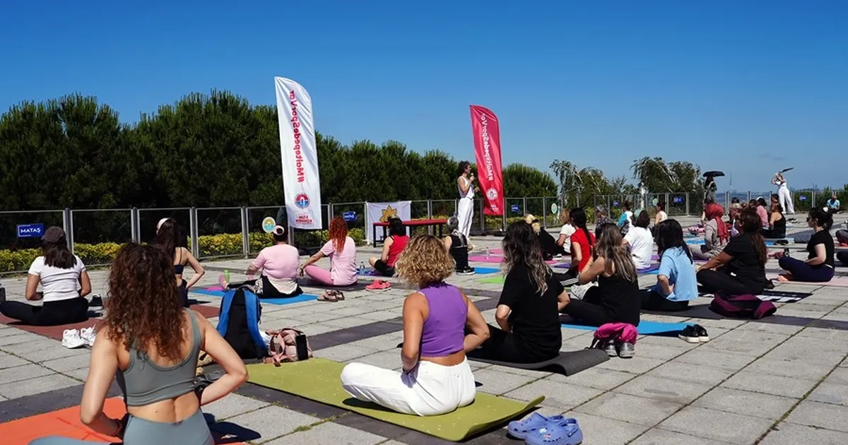 İstanbul Maltepe’de yoga için buluştular