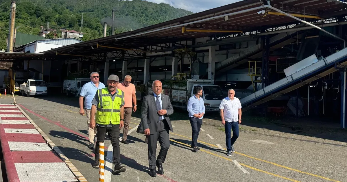 Artvin Ticaret Borsası'ndan çay fabrikası ziyareti