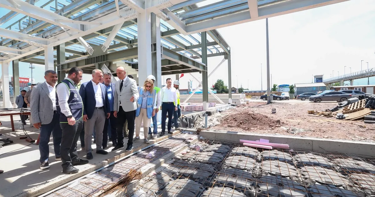 Kocaeli'de Başkan Büyükakın sosyal yaşam merkezini inceledi