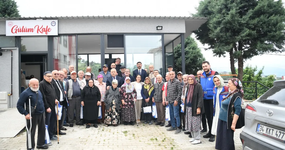 Trabzon'da huzurevi sakinlerine anlamlı ziyaret