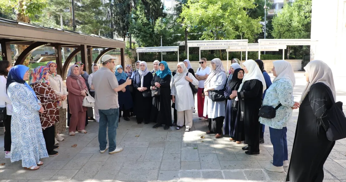 Gemlik Kurtullu kadınlar Bursa’nın tarihi ve manevi mirasını keşfetti
