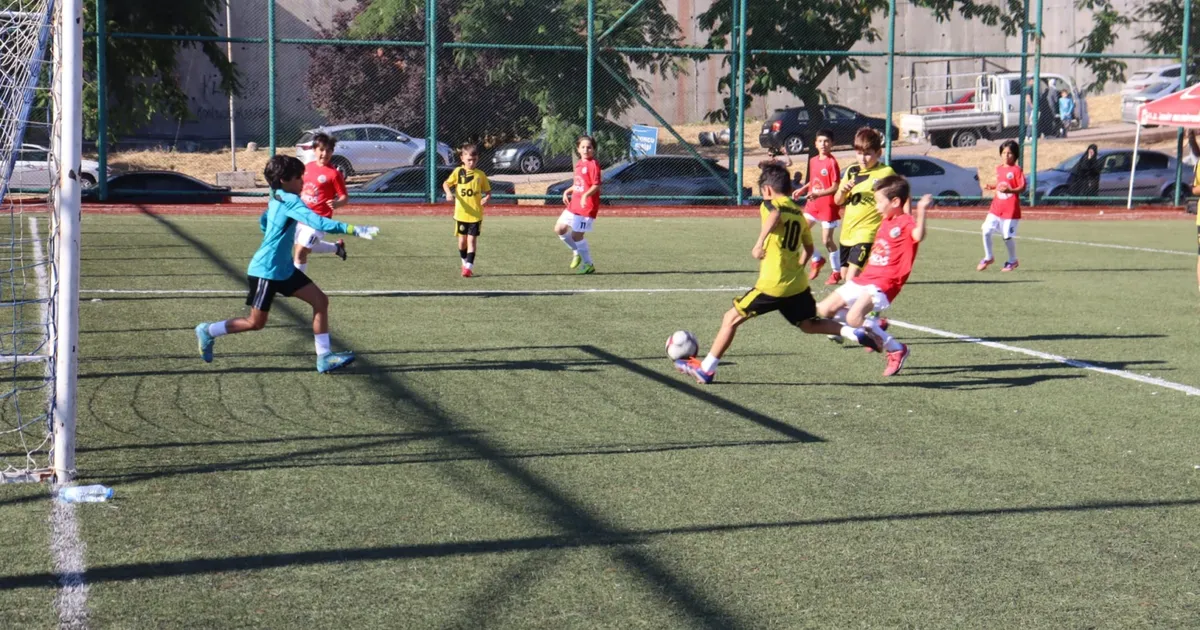 Kocaeli'de İzmit’in Kurtuluşu Futbol Şenliği başladı