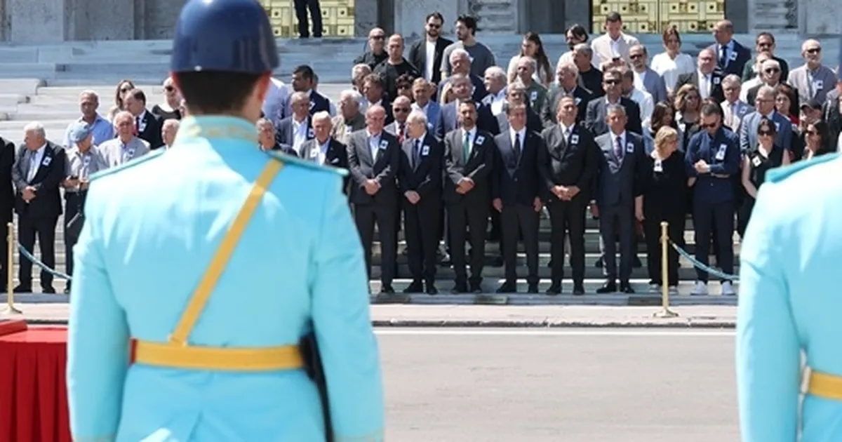 CHP Balıkesir eski milletvekili Orhan Sür'e TBMM'de son görev... Mutlak butlan sonrası ilk kez karşılaştılar