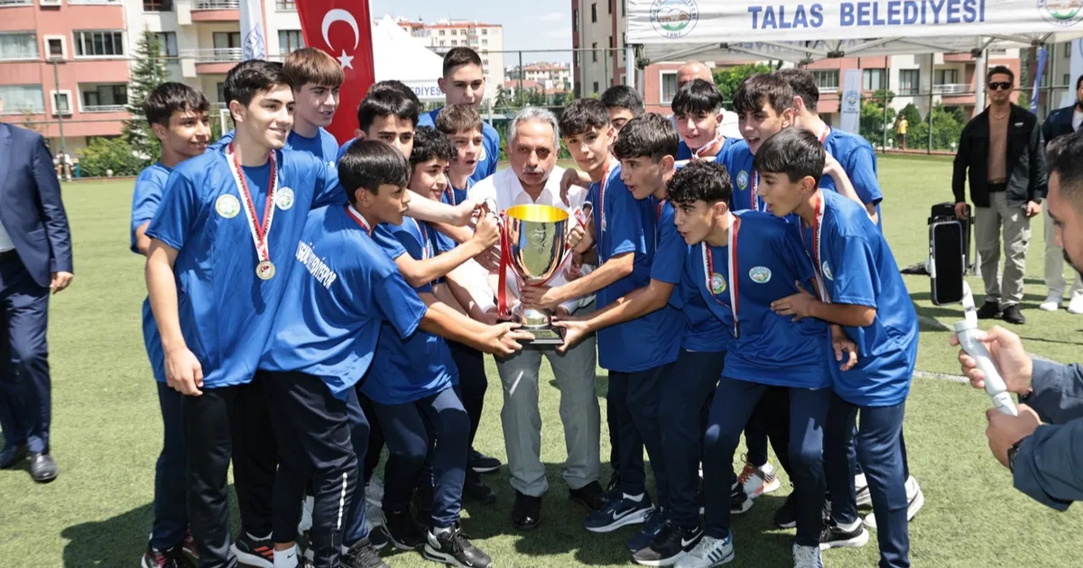 Geleceğin yıldızları Kayseri Talas'ta yetişecek - Spor Haberleri
