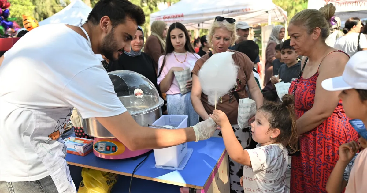 Bornova'da binlerce minik tatil öncesi şenlikte buluştu!