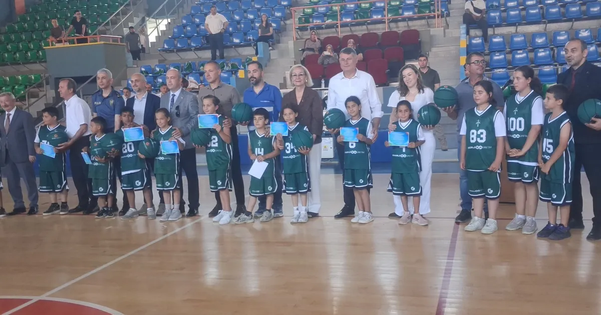 Edirne Keşan’da geleceğin basketbolcuları ödüllerine kavuştu