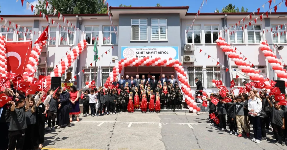 Sakarya’da eğitim maratonu karne sevinciyle tamamlandı