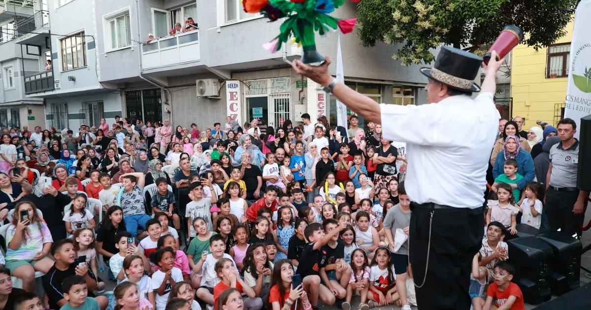 Osmangazi Belediyesi’nden karne hediyesi: Yaz Mahalle Şenlikleri