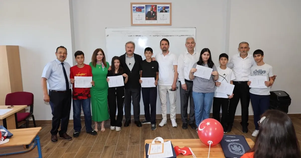 Kayseri Melikgazi'de karne coşkusu - Gündem Haberleri