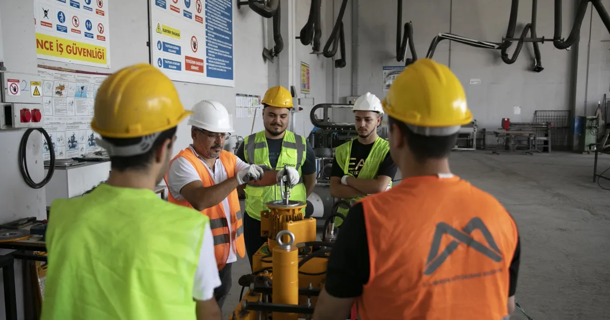 Mersin’de ‘Genç Adım’ projesiyle gençlere yeni fırsatlar