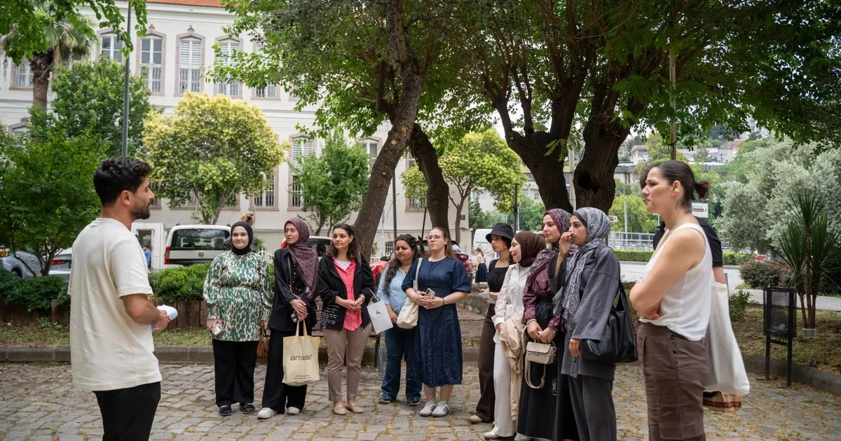 Tarık Dursun K.’nin izinde İzmir turu