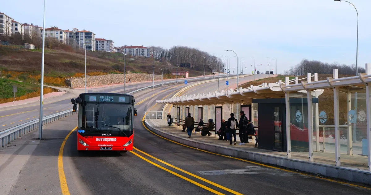 Sakarya’da metrobüs 1 yılda 3,6 milyon yolcu taşıdı