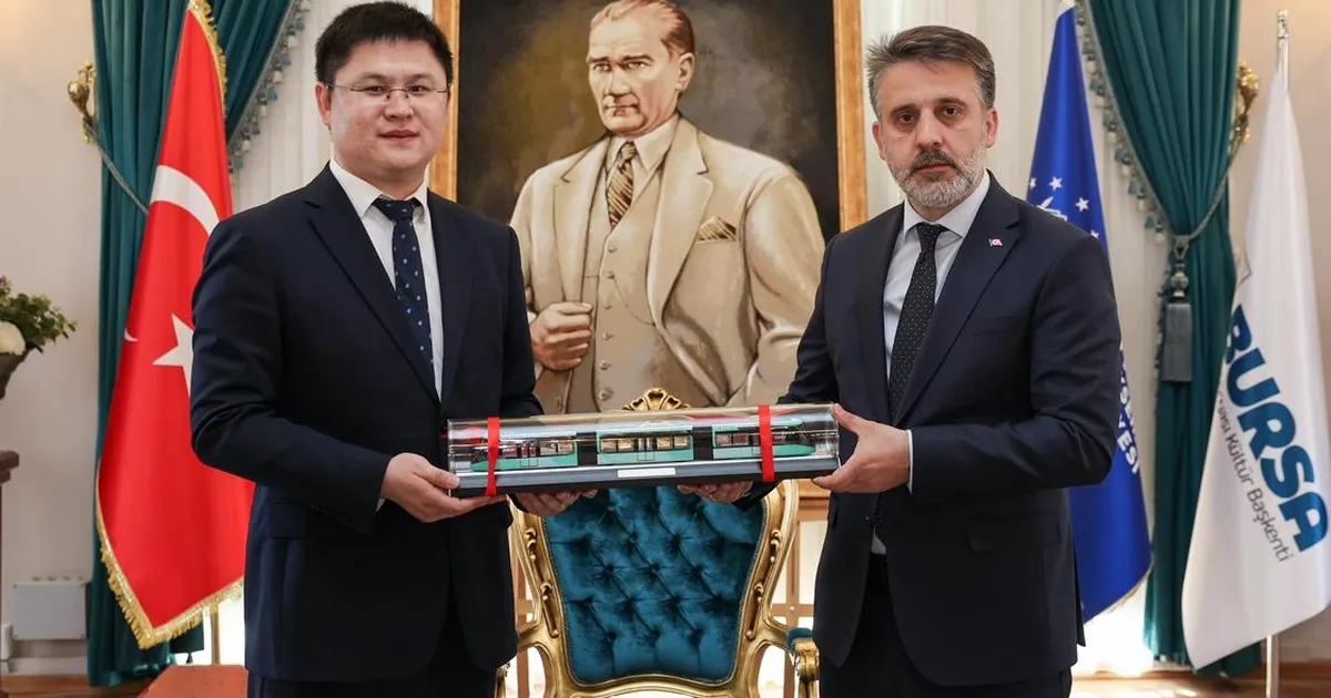 Bursa'nın geleceğine Büyükşehir Belediyesi'nden dev yatırım... BursaRay filosuna 40 yeni araç dahil olacak