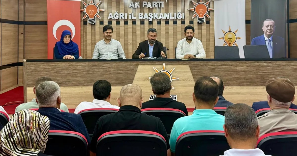 AK Parti Ağrı'da kentin güncel yatırımları görüşüldü