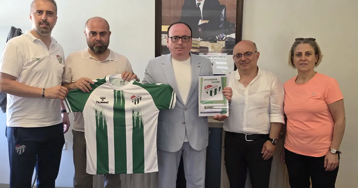 Artvinspor’dan kadın voleybolu için destek turu