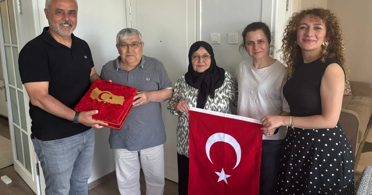 İzmit Belediyesi gazileri yalnız bırakmıyor