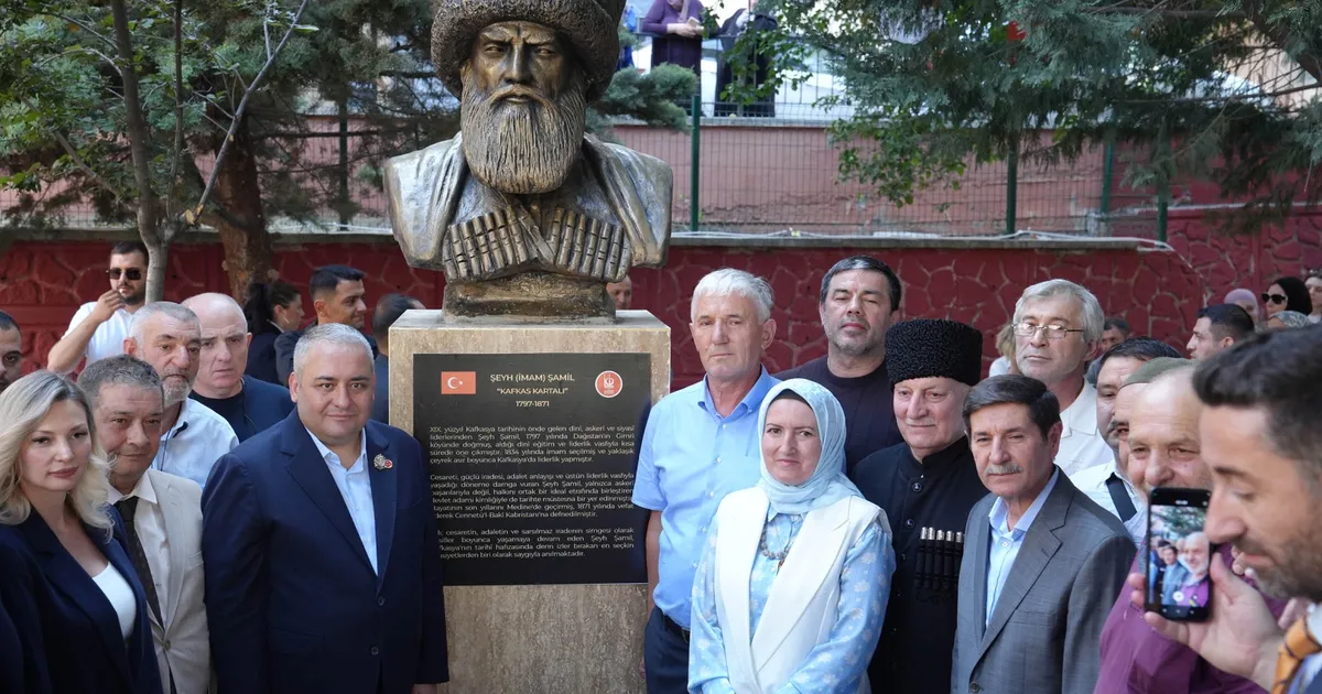 Ankara Keçiören’de Şeyh Şamil büstü törenle açıldı