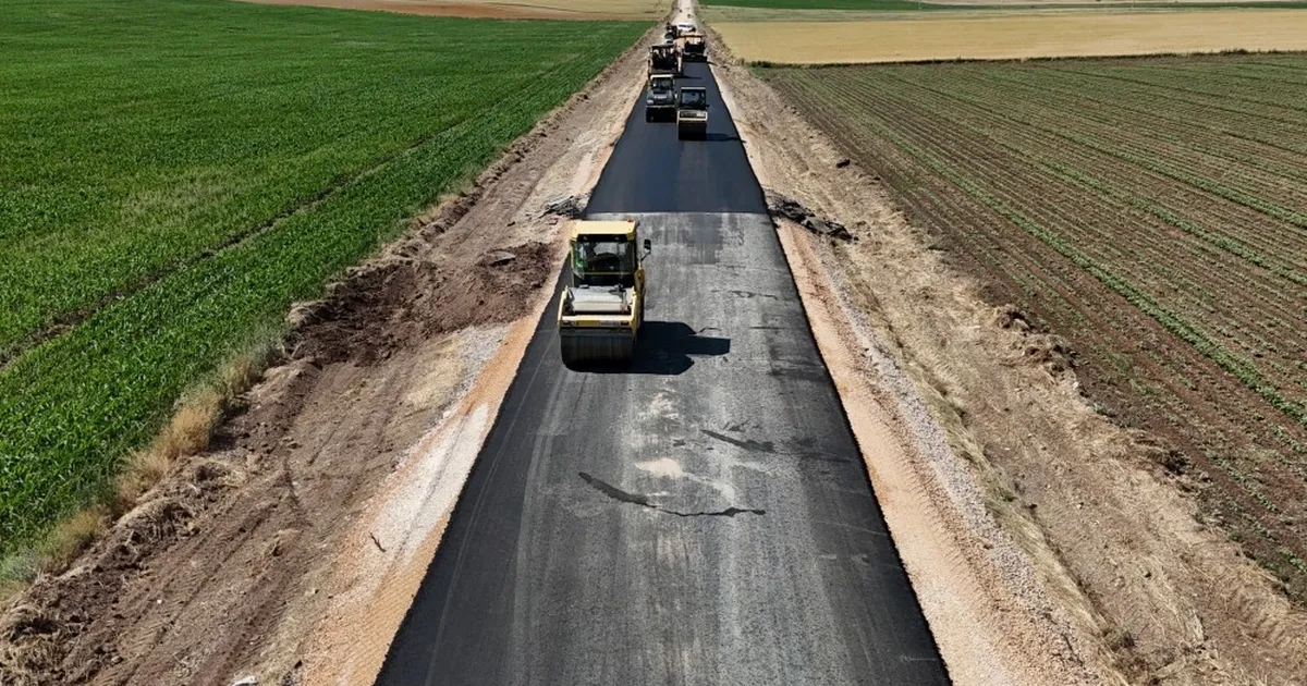 Eskişehir'de yol çalışmaları aralıksız sürüyor