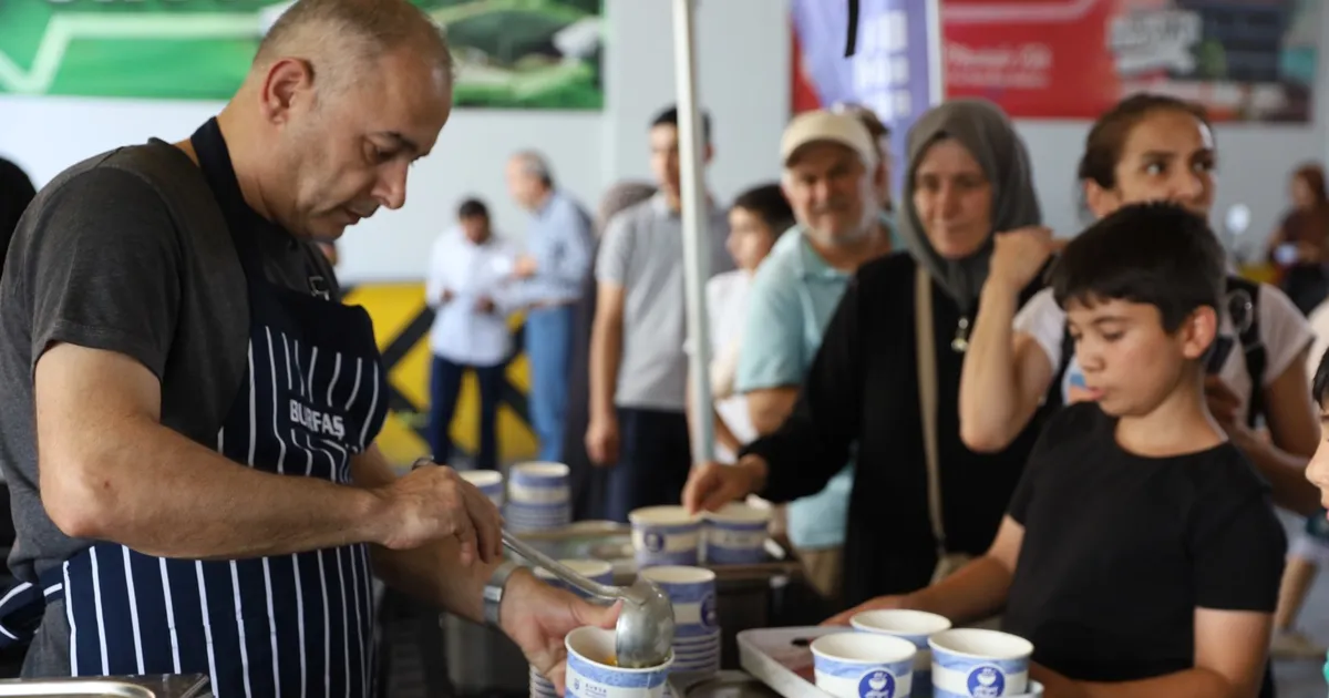 Bursa Büyükşehir ikramlara Gürsu'da devam etti - Gündem Haberleri