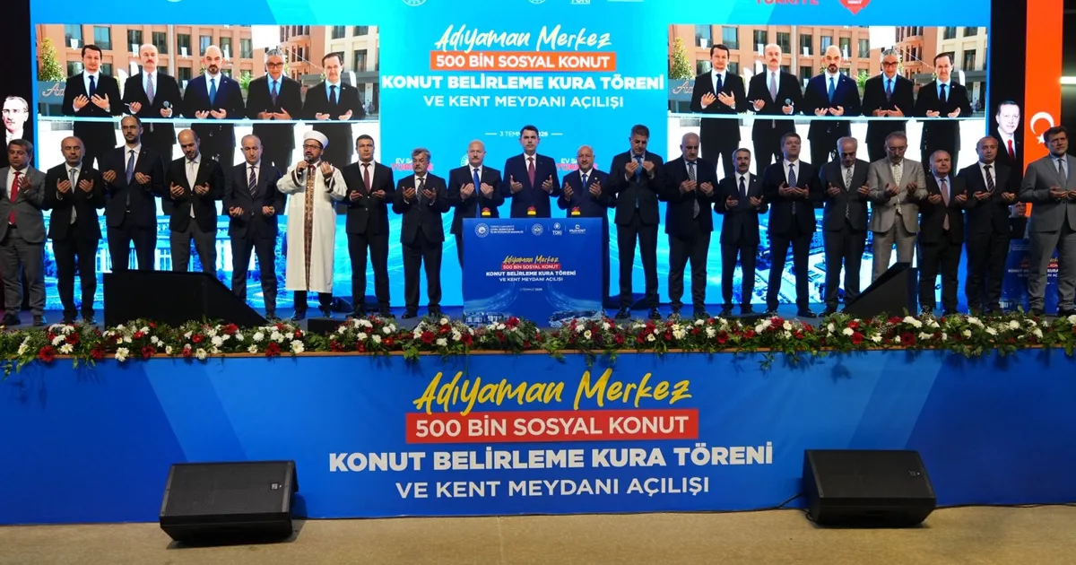 Adıyaman’da 4 bin 905 sosyal konut için kura çekildi... Yeni kent meydanı açıldı