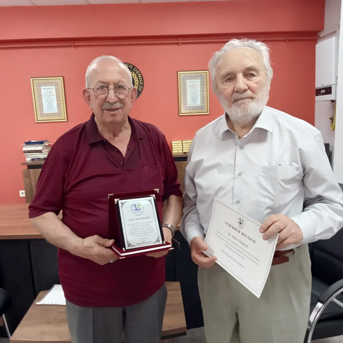 İyilikseverler Derneği'nden kurucu başkan Nihat Yılmaz'a teşekkür