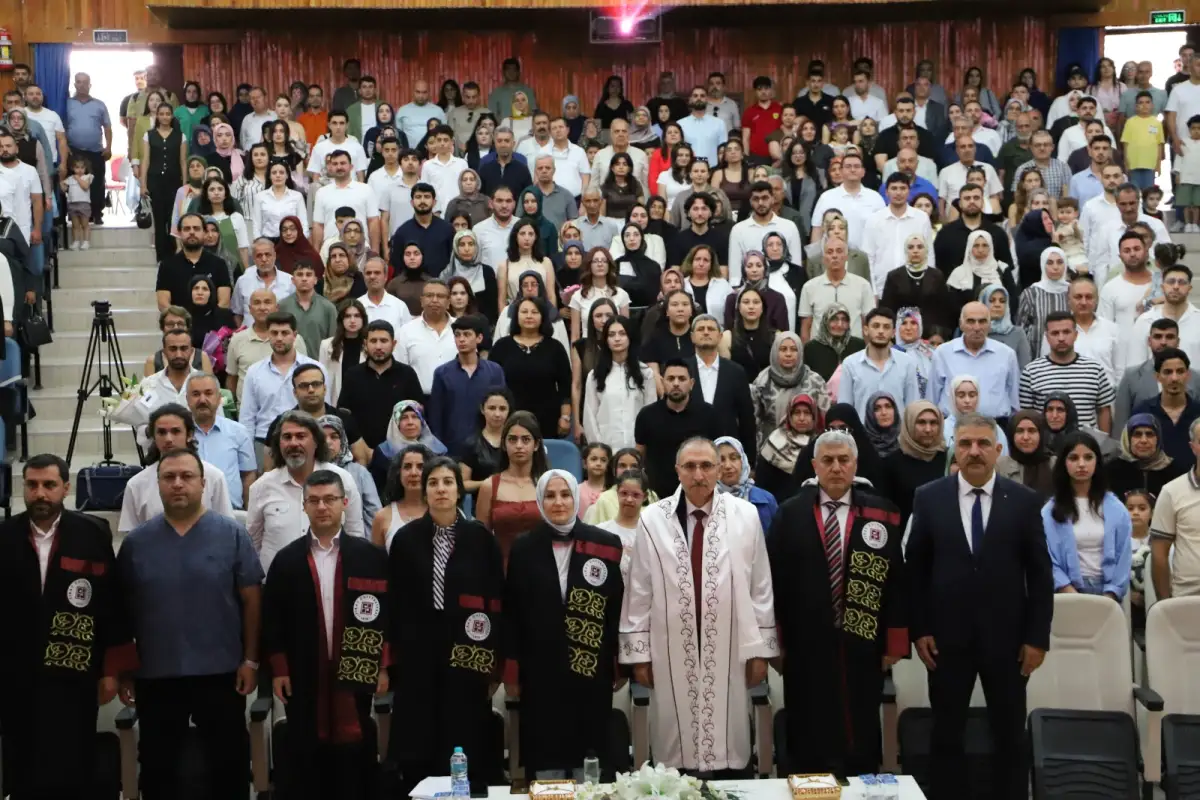 Fırat Üniversitesinde mezuniyet coşkusu