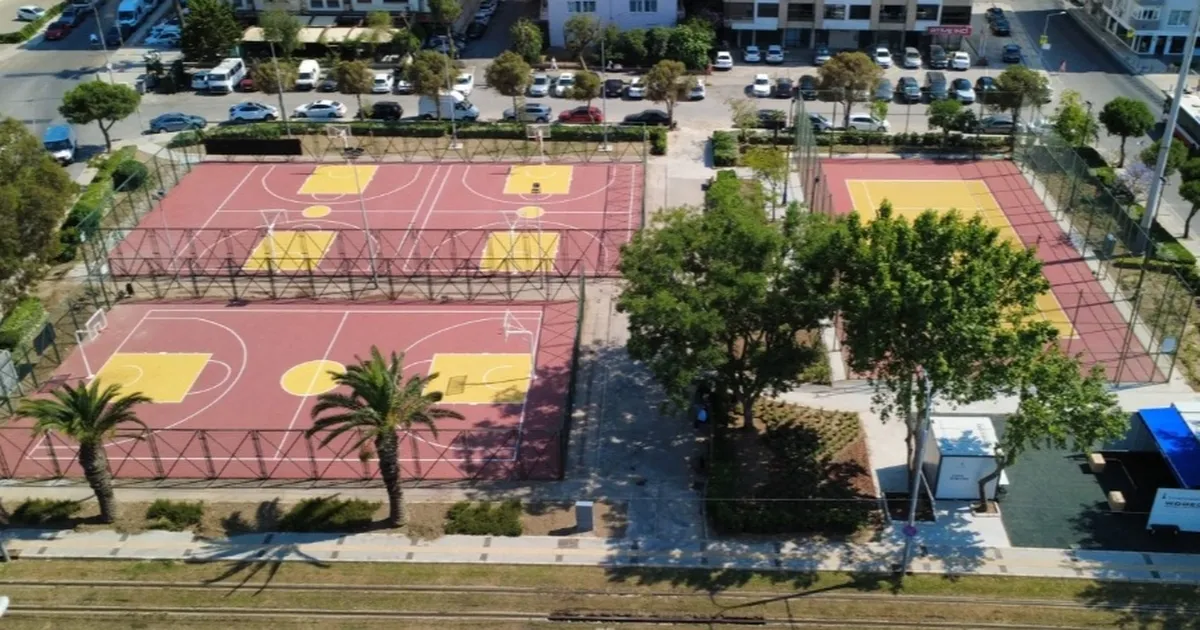 İzmir'de yeni spor istasyonu Göztepe’de açıldı