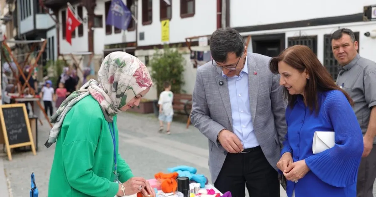 Kütahya'da Başkan Kahveci, Germiyan Sokak'ta üreticilerle buluştu