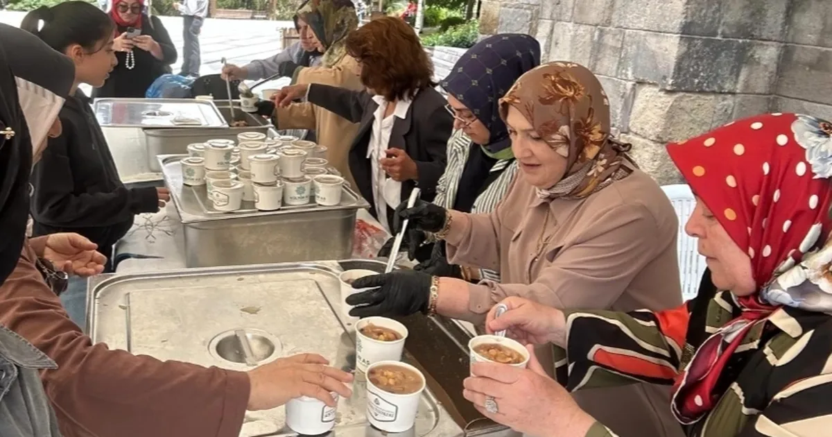 Erzurum Kent Konseyi’nden aşure ikramı