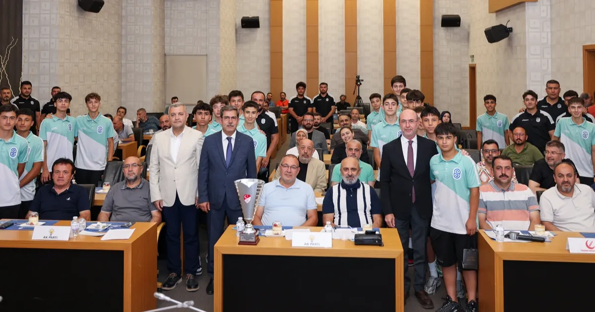 Konya'da Başkan Pekyatırmacı’dan şampiyon sporculara tebrik