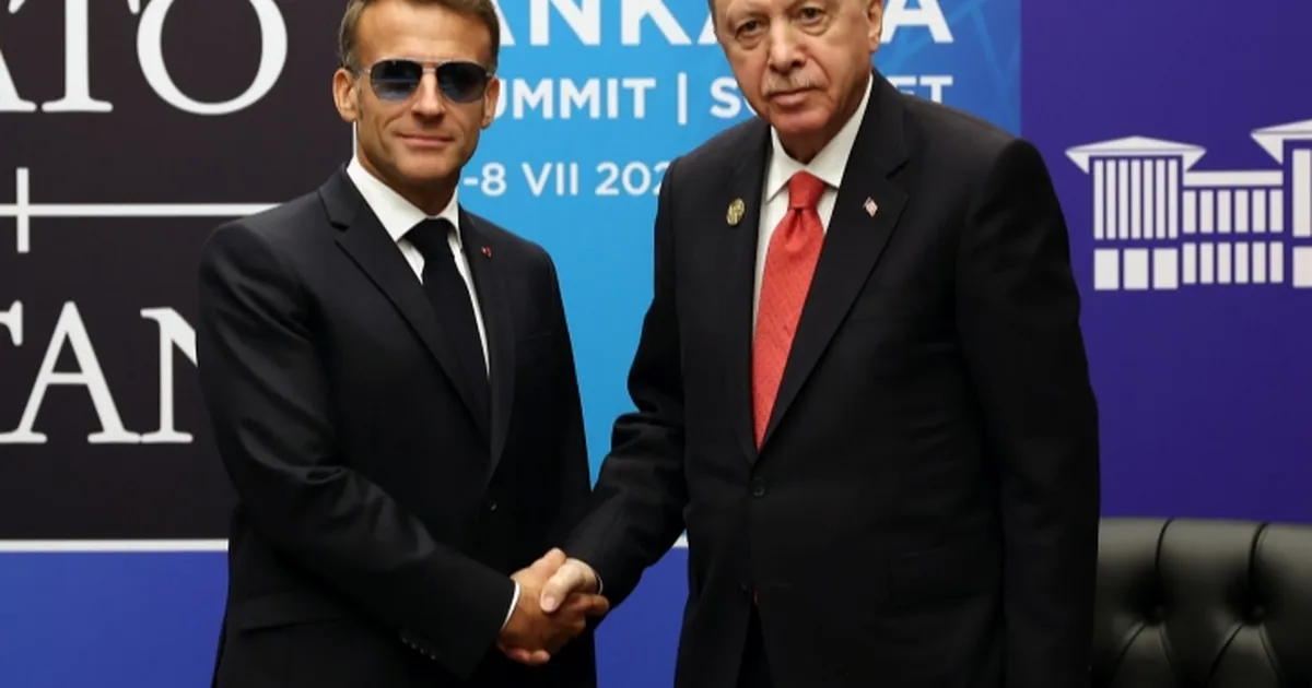 Cumhurbaşkanı Erdoğan, Macron ile bir araya geldi