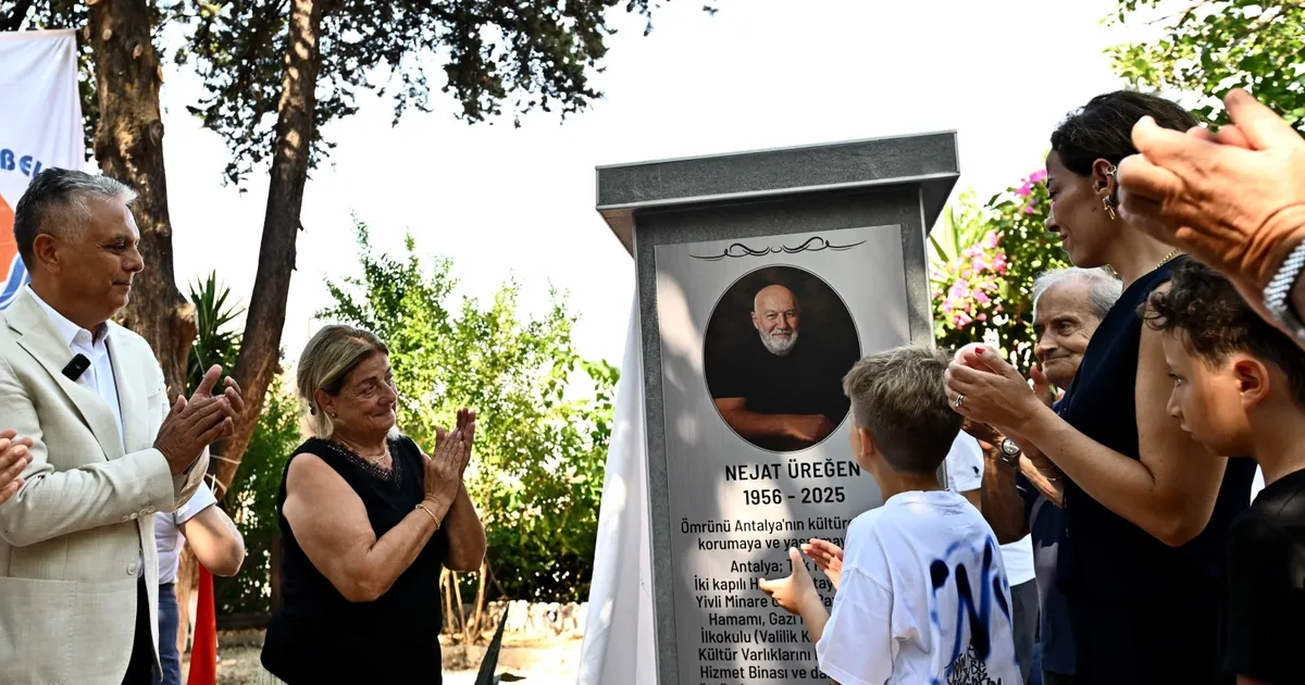 Nejat Üreğen’in adı Antalya Kaleiçi’nde yaşatılacak