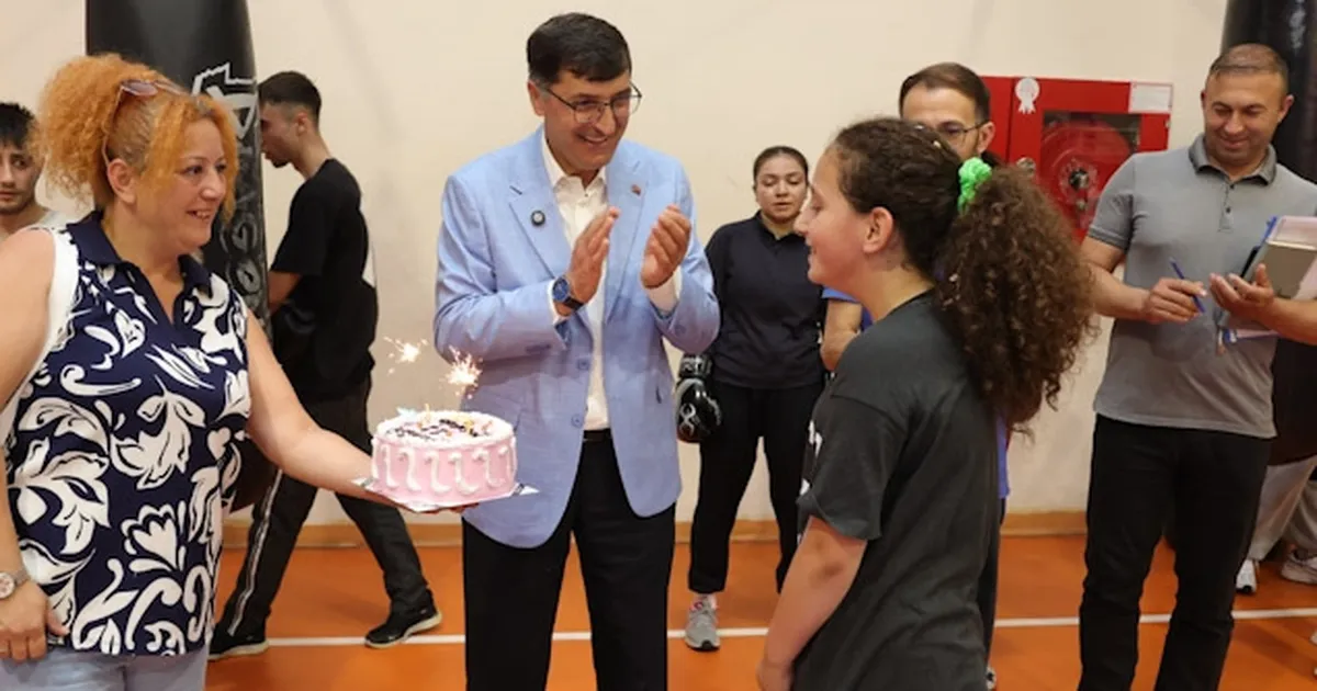 Kütahya'da Başkan Kahveci'den milli sporculara moral ziyareti