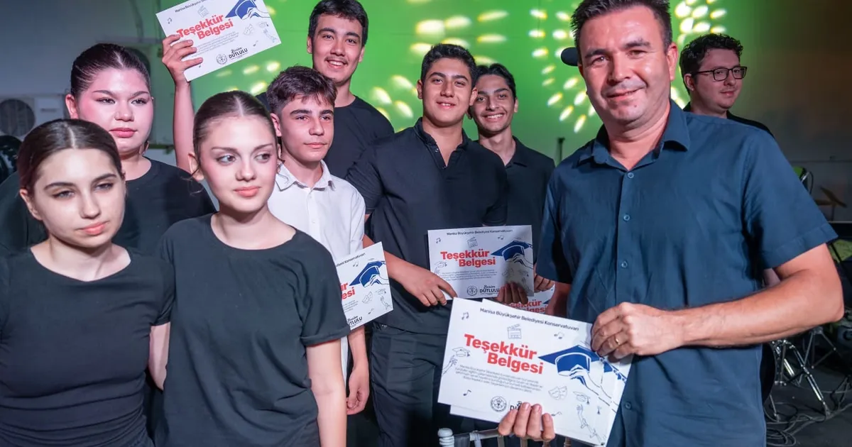 Manisa Büyükşehir Konservatuvarı’ndan sanat dolu yıl sonu gecesi