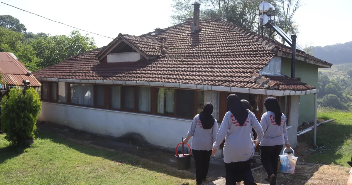 İzmit'te evde temizlik hizmeti ile vatandaşların hayatı kolaylaşıyor