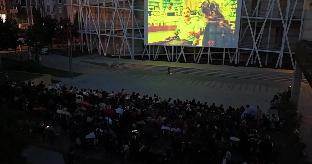 Bakırköy’de açık hava sinema günleri başladı