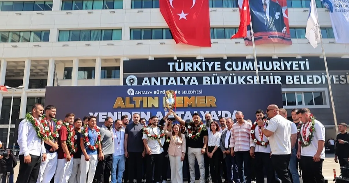Kırkpınar Başpehlivanı Erkan Taş’a coşkulu karşılama - Spor Haberleri