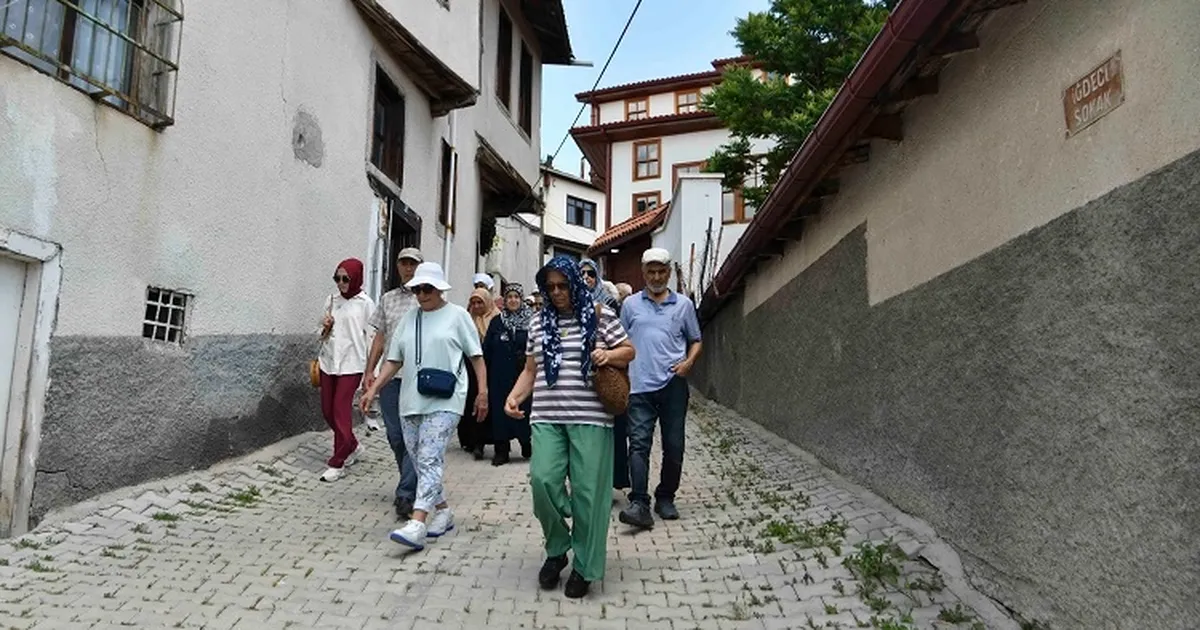 Başkentliler Ankara'yı ücretsiz 'Kent Gezileri'yle keşfediyor - Gündem Haberleri
