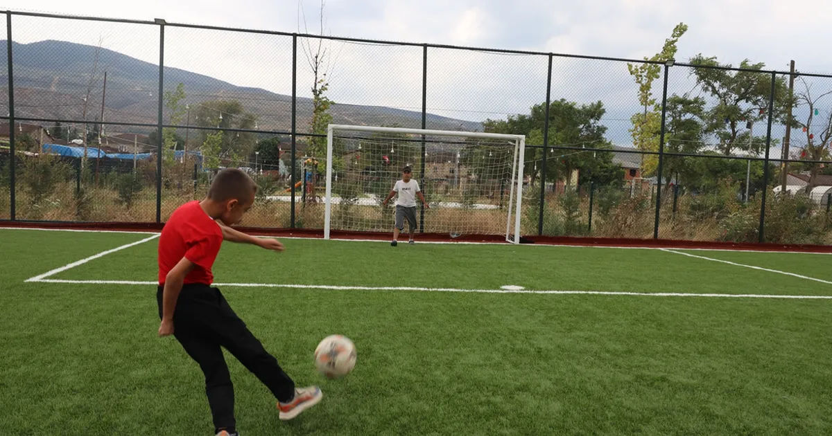 Sakarya Büyükşehir’den gençlere spor alanı