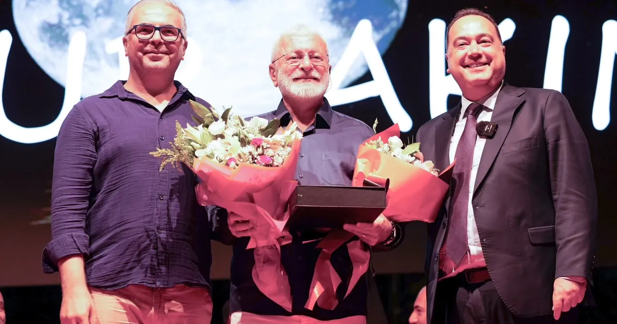 Manisa'da 27. Adala Hermos Festivali’nde Onur Akın rüzgârı