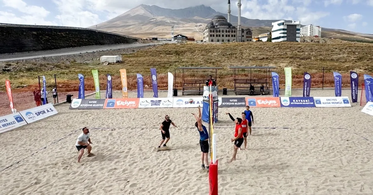 Voleybol tutkunları Kayseri Erciyes'te buluşacak