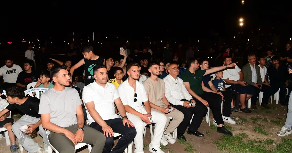 Malatya’da gençlerle playstation turnuvası - Gündem Haberleri