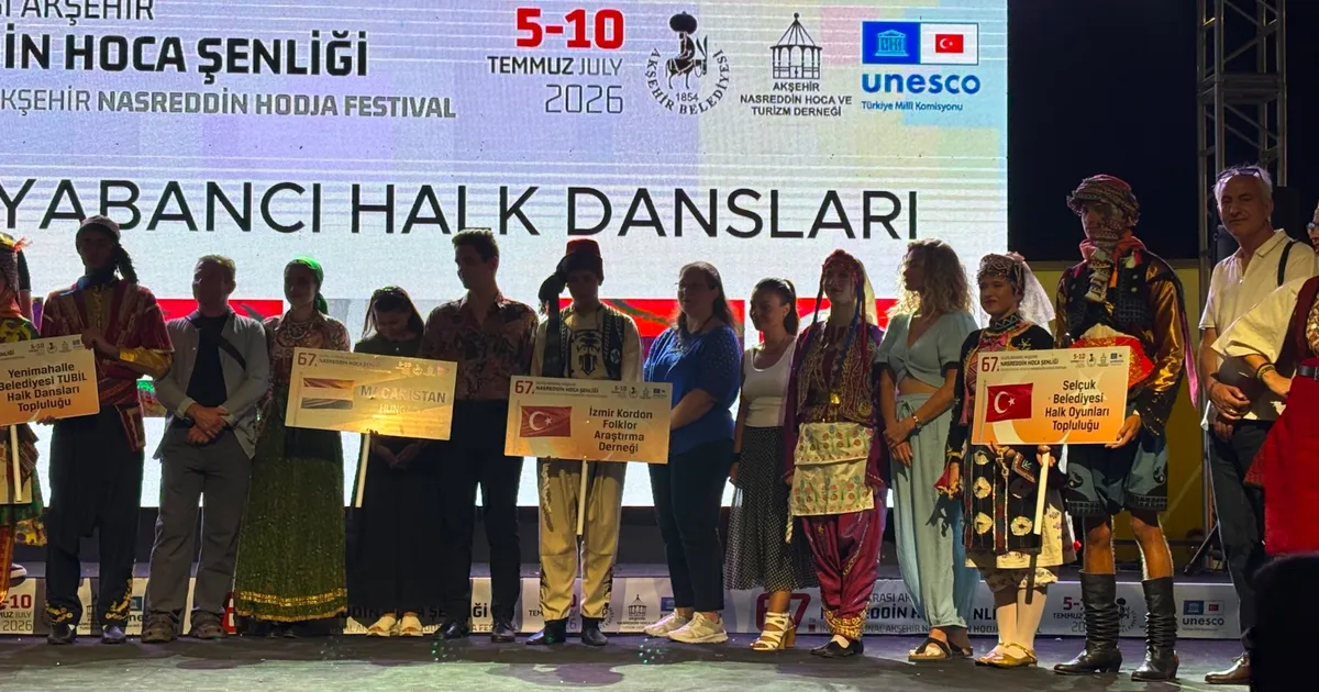 Efes Selçuk Halk Oyunları ekibinden muhteşem performans