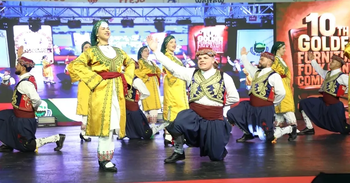 Dünyanın renklerini İnegöl’de buluşturan festival başladı