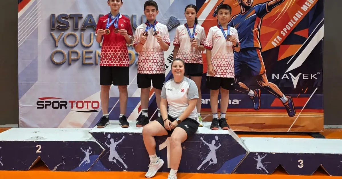 Bursa Büyükşehirli badmintonculardan 6 madalya