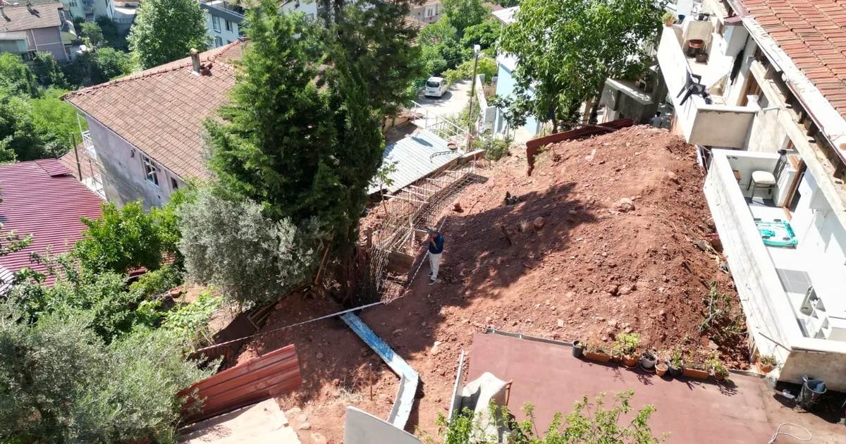 Belediye merdiven ve istinat duvarı üretiyor