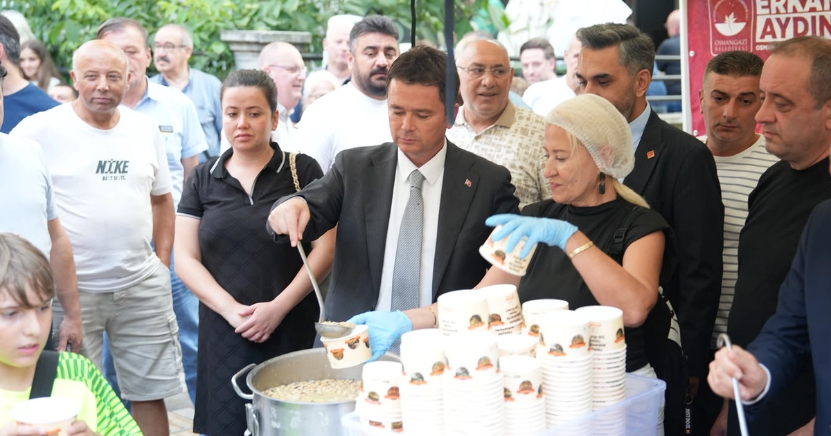 Bursa Osmangazi'den aşure bereketi Küplüpınar'da paylaşıldı